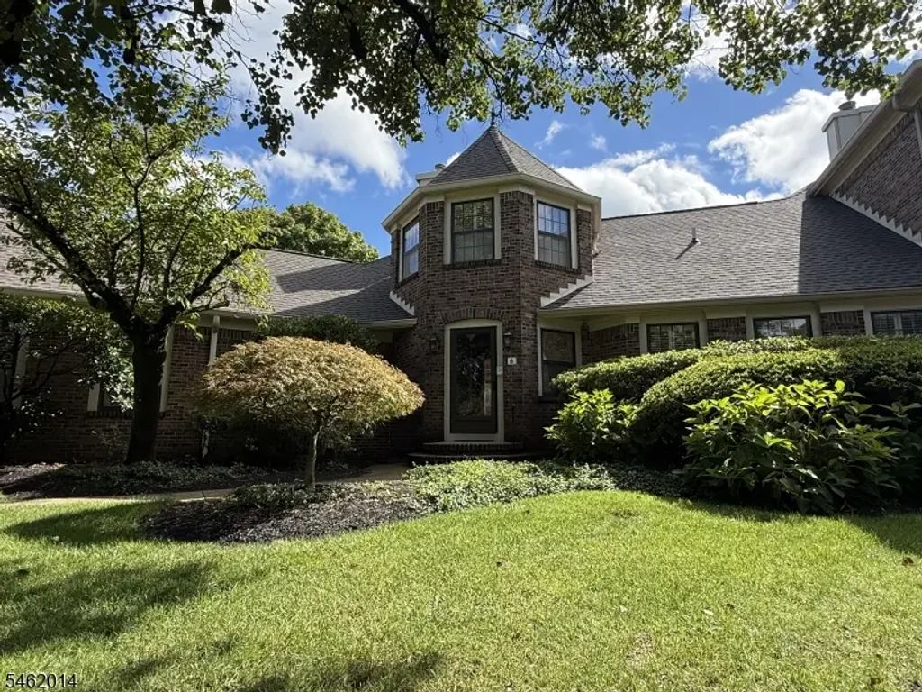 6 Palmer Ct, Florham Park Boro