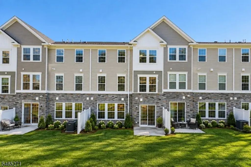 177 Jasmine Dr, Warren Twp.