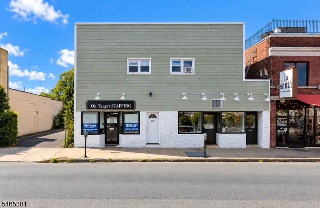 402-406 Bloomfield Ave, Bloomfield Twp.
