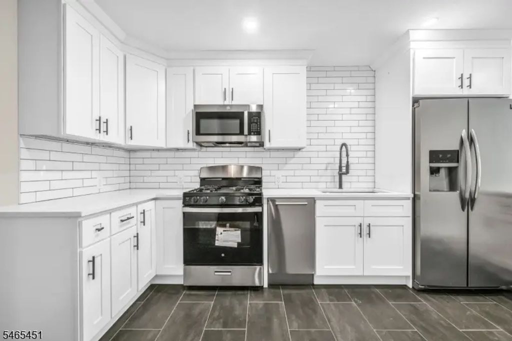 162 Closter Dock Rd, Closter Boro