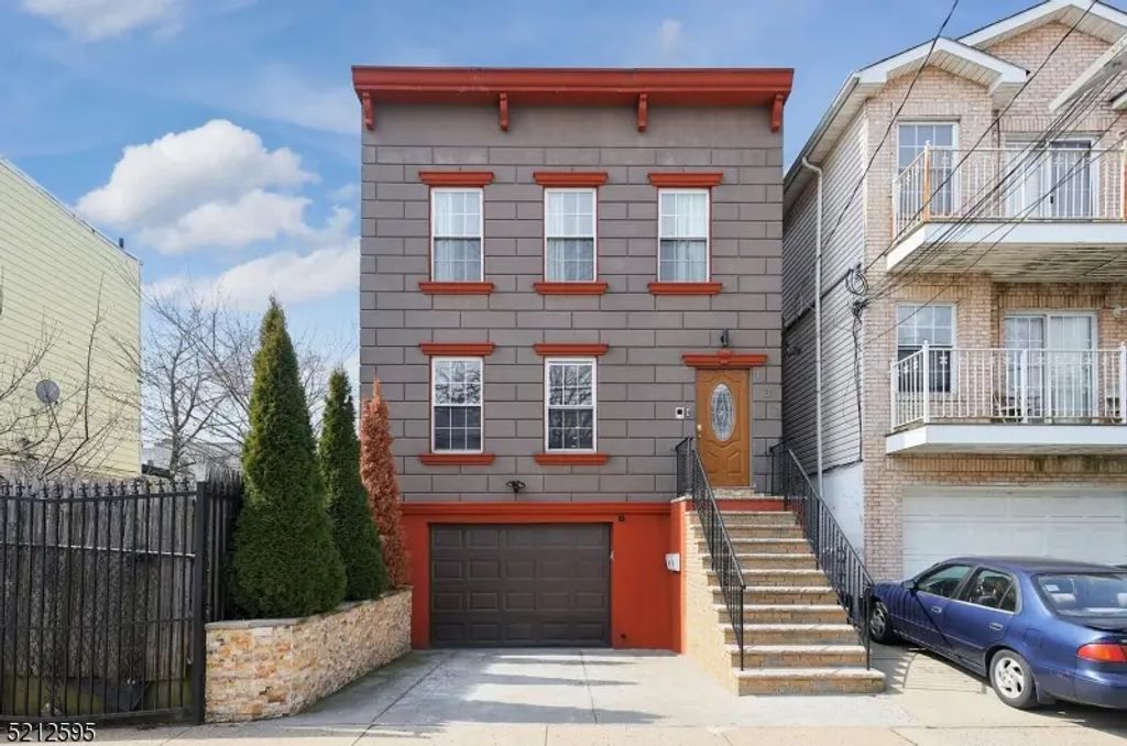 131 Armstrong Ave, Jersey City