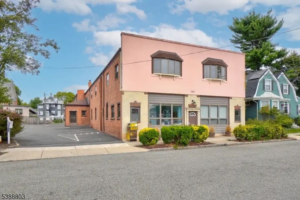 209 Cooper Ave Ste 10, Montclair Twp.