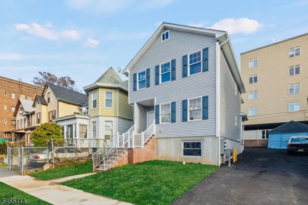 26 N Burnett St, East Orange City