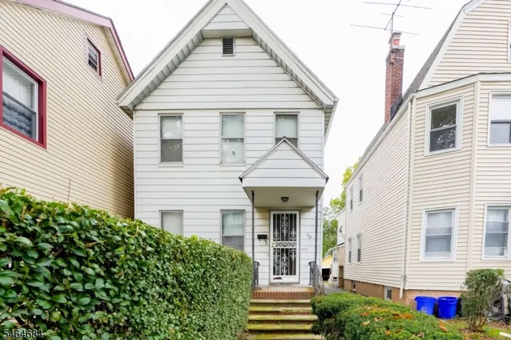 233 N Park St, East Orange City