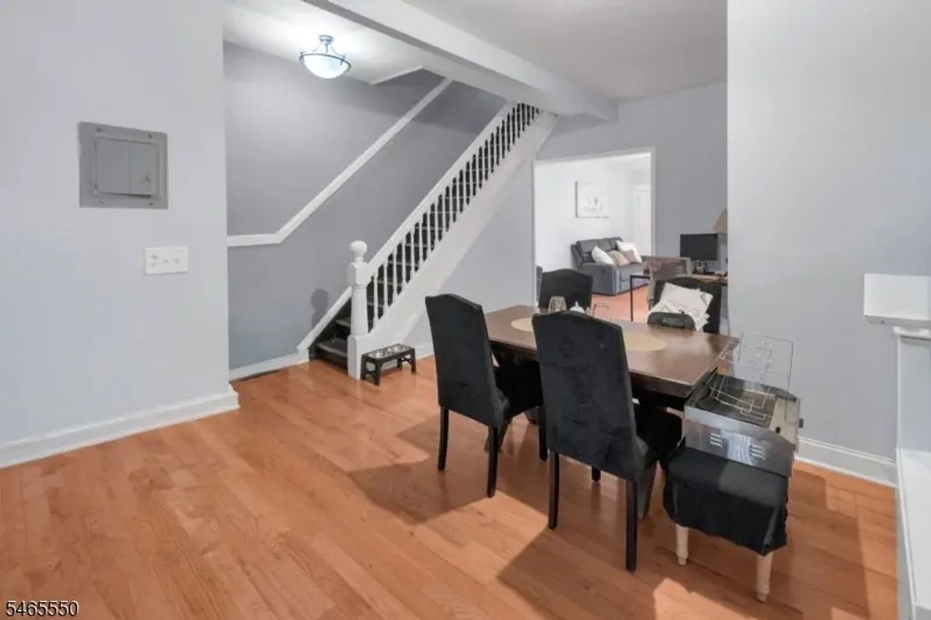 240 N 19th St, East Orange City