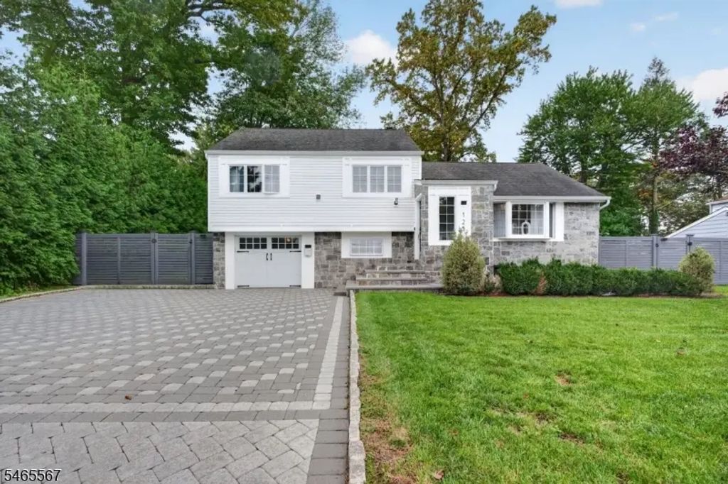125 Druid Ave, Dumont Boro
