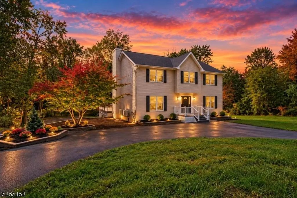 105a Russling Rd, Independence Twp.
