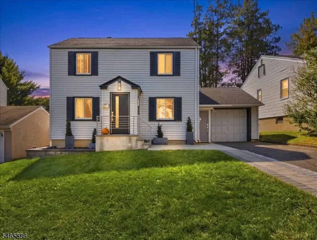 12 Nutwold Ave, West Orange Twp.