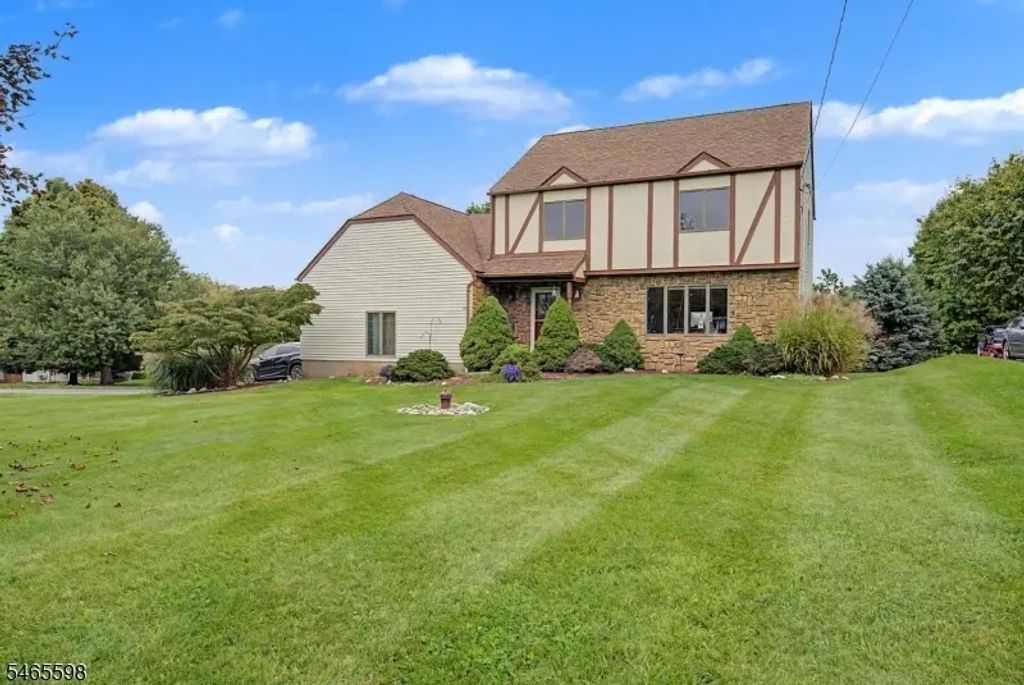 73 Pinkneyville Rd, Sparta Twp.