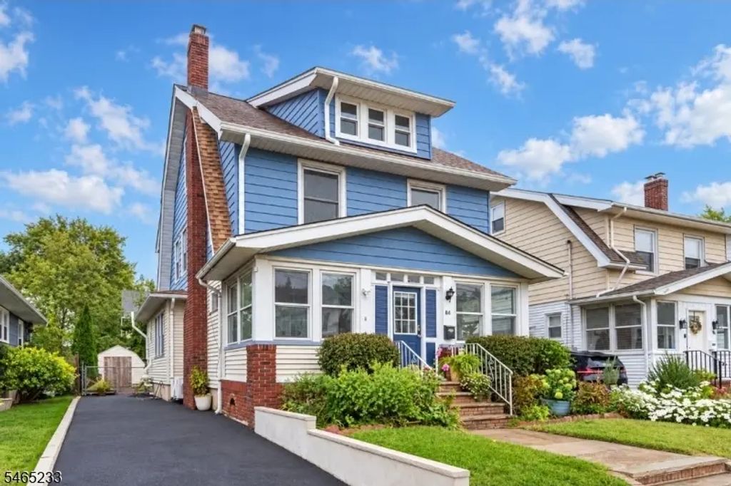 84 Johnson Ave, Bloomfield Twp.