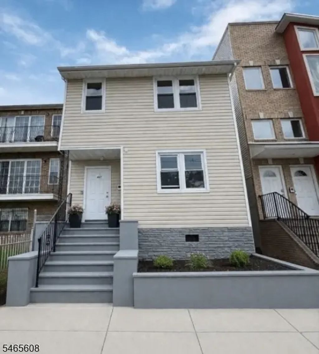467 Hawthorne Ave, Newark City