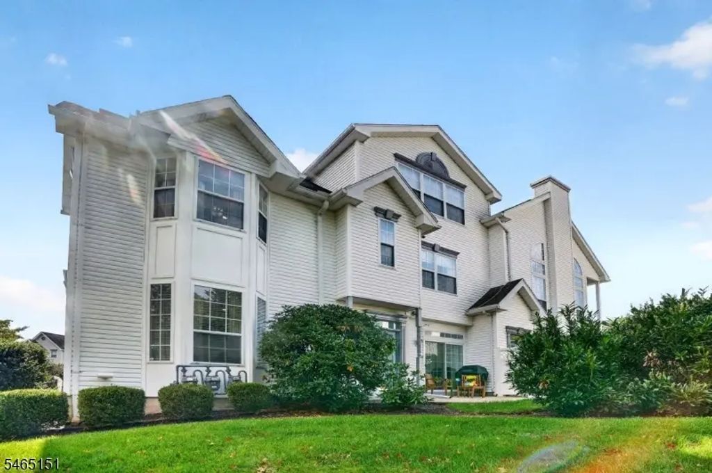 45 Hancock Dr, Morris Twp.