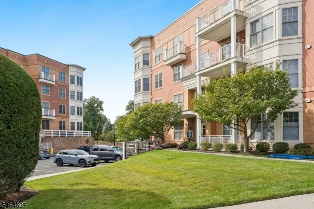 3109 Pointe Gate Dr, Livingston Twp.