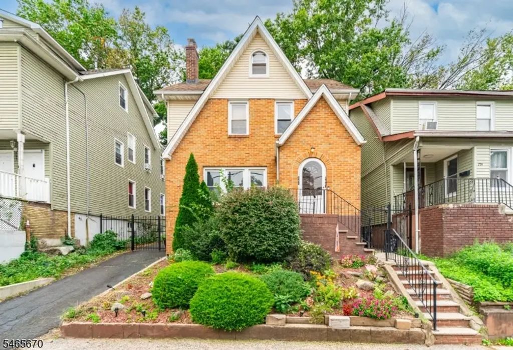 281 Smith St, Newark City