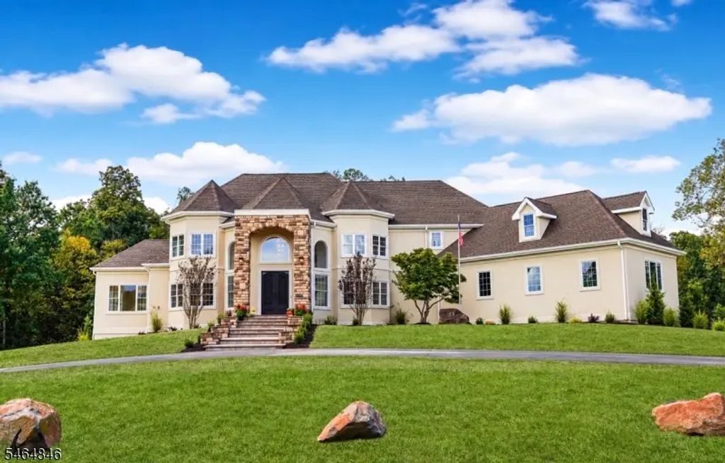 44 Bridle Path, Montgomery Twp.