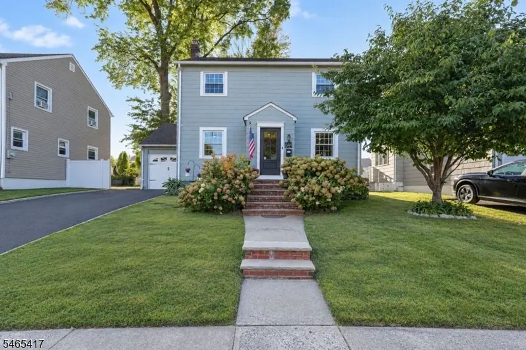 644 Golf Ter, Union Twp.