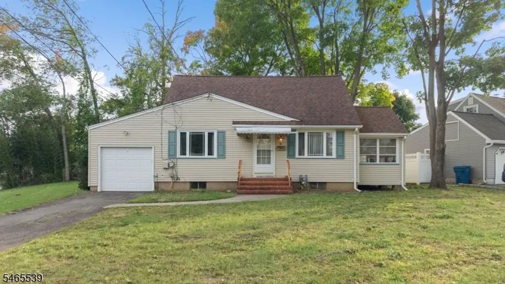37 Leeds Dr, South Plainfield Boro