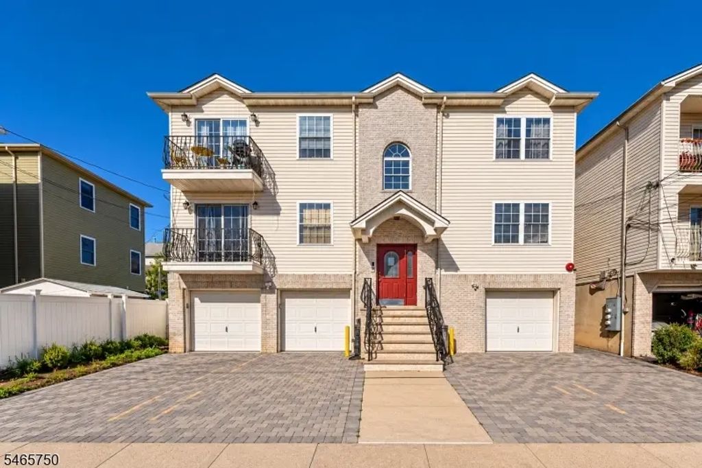 208 Oak St, Elizabeth City