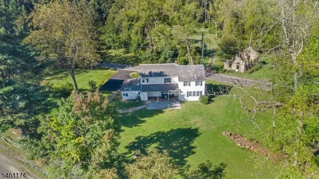 132 Valley Station Rd, Bethlehem Twp.