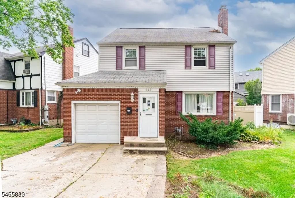185 W Passaic Ave, Bloomfield Twp.