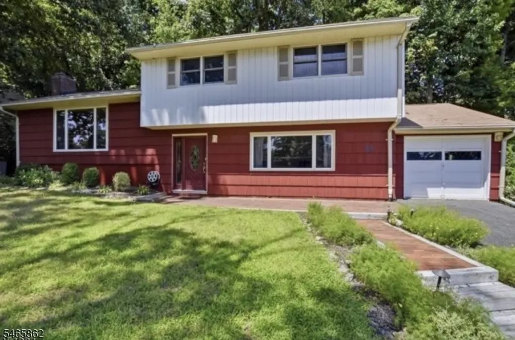 17 Ellsworth Ave, Morris Twp.