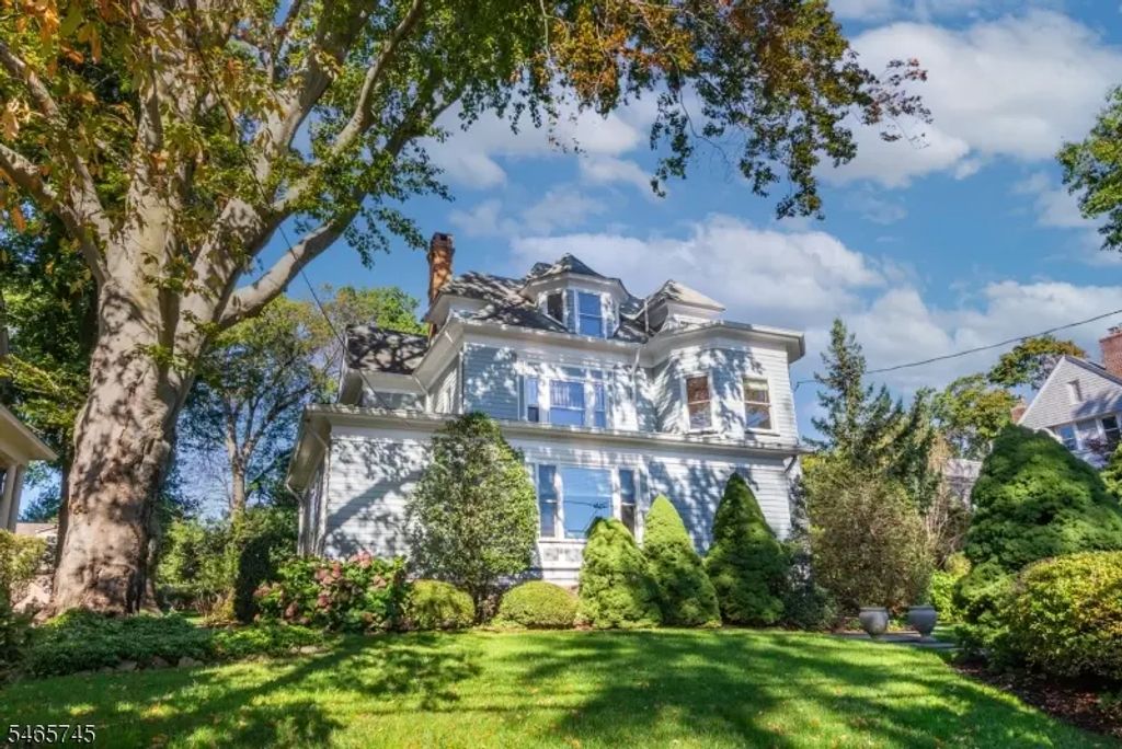 374 Park St, Montclair Twp.