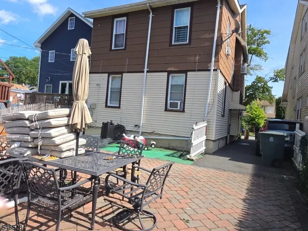 217 Ward Pl, South Orange Village Twp.