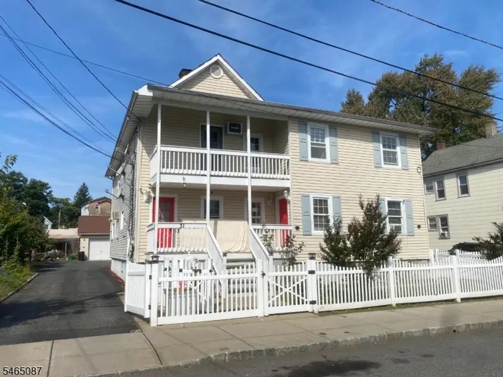 31 Meade St, West Orange Twp.