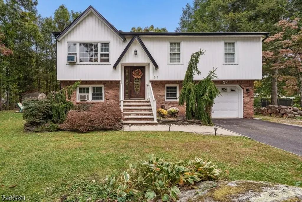 51 River Rd, Byram Twp.