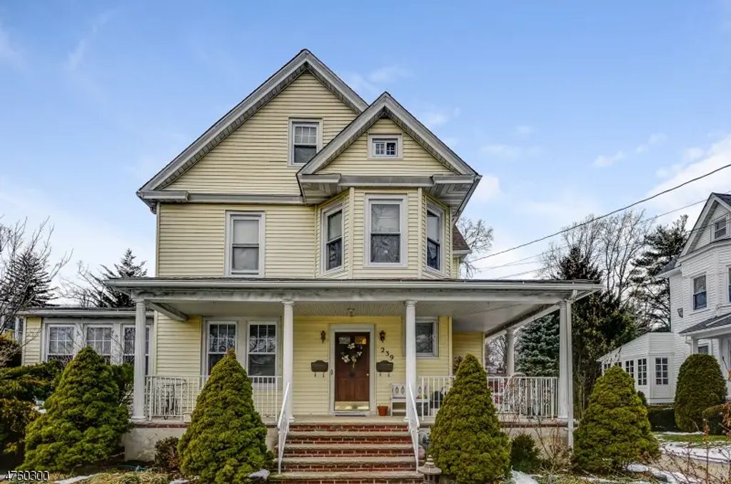 239 Walnut St, Westfield Town