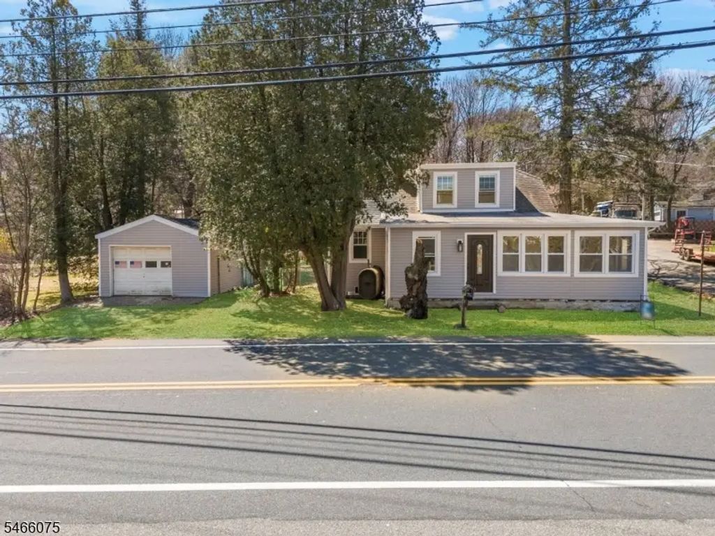 728 Glen Rd, Sparta Twp.