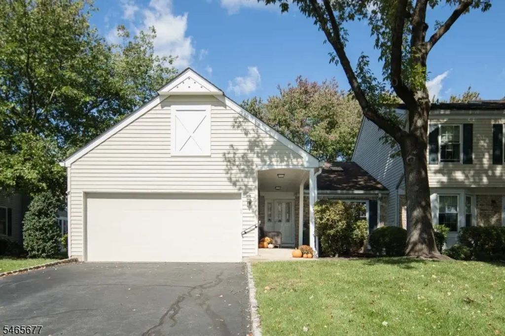 7 Dexter Dr N, Bernards Twp.