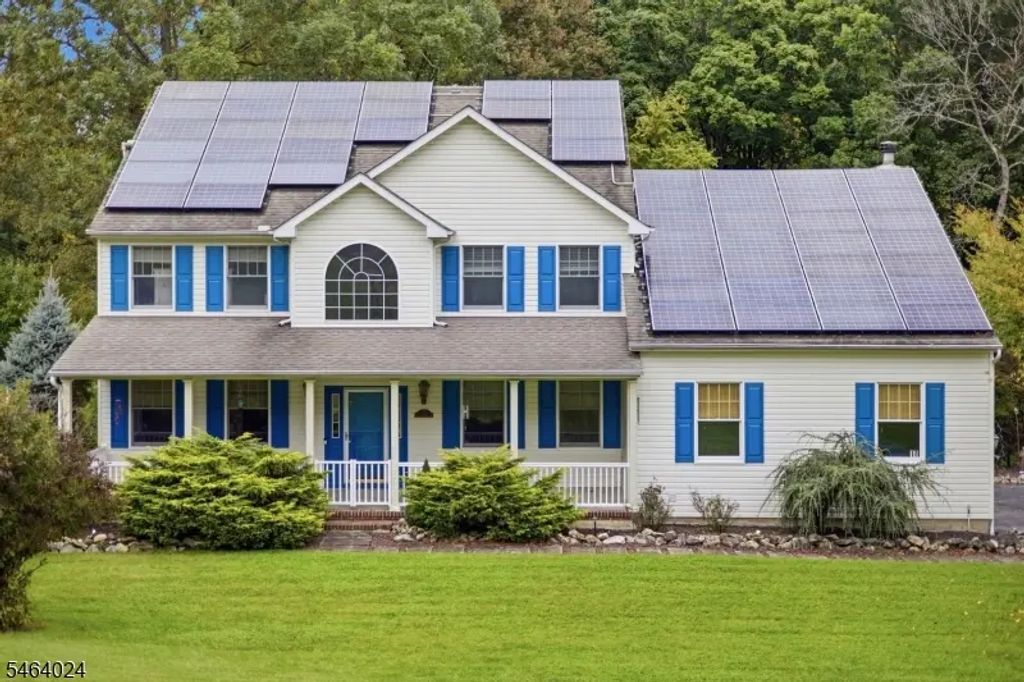 18 Cornerstone Dr, Allamuchy Twp.