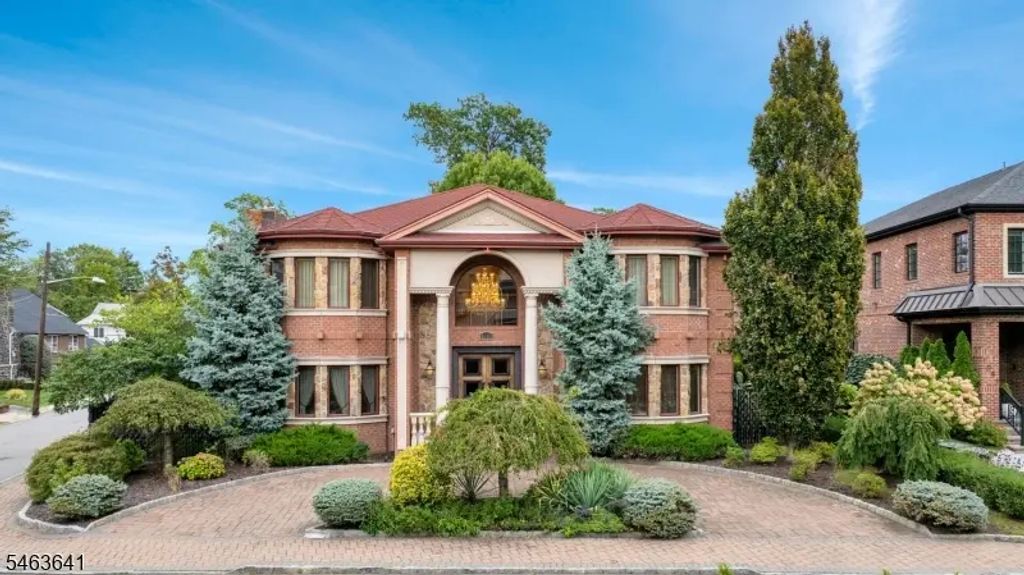 1088 Dearborn Rd, Fort Lee Boro