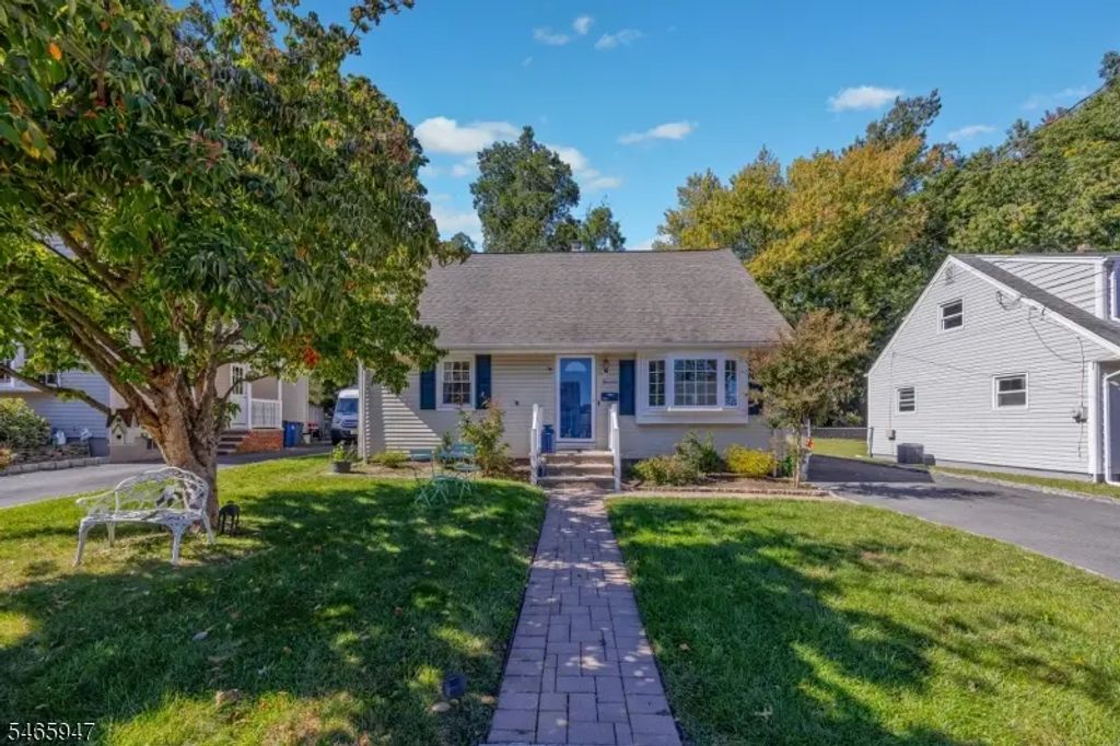 14 Farmingdale Ave, Bloomfield Twp.