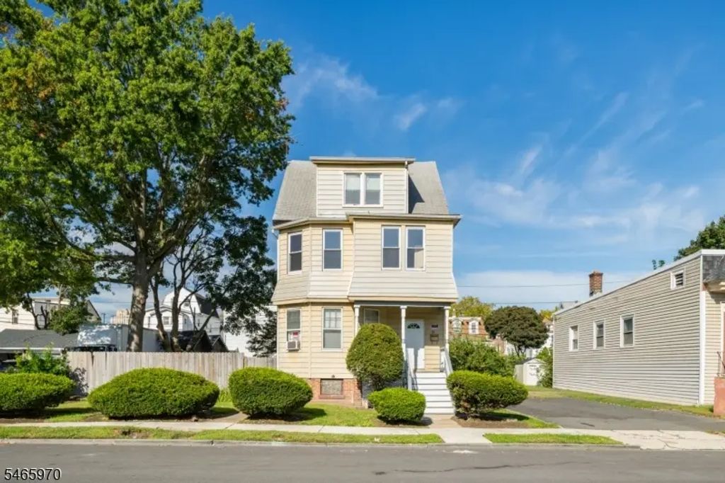 93 Telford St, East Orange City