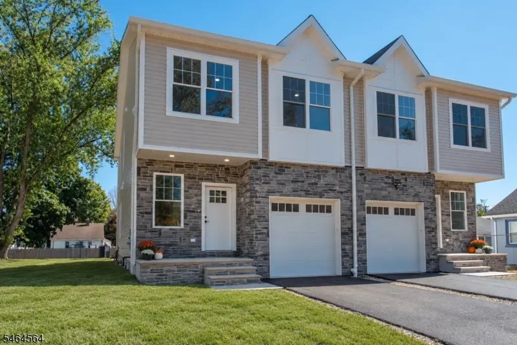 8 Halsey St, Roxbury Twp.