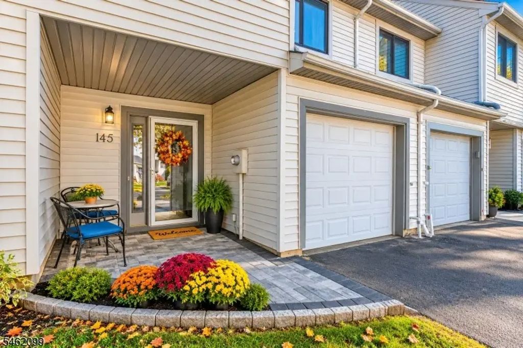 145 Lexington Cir, Old Bridge Twp.