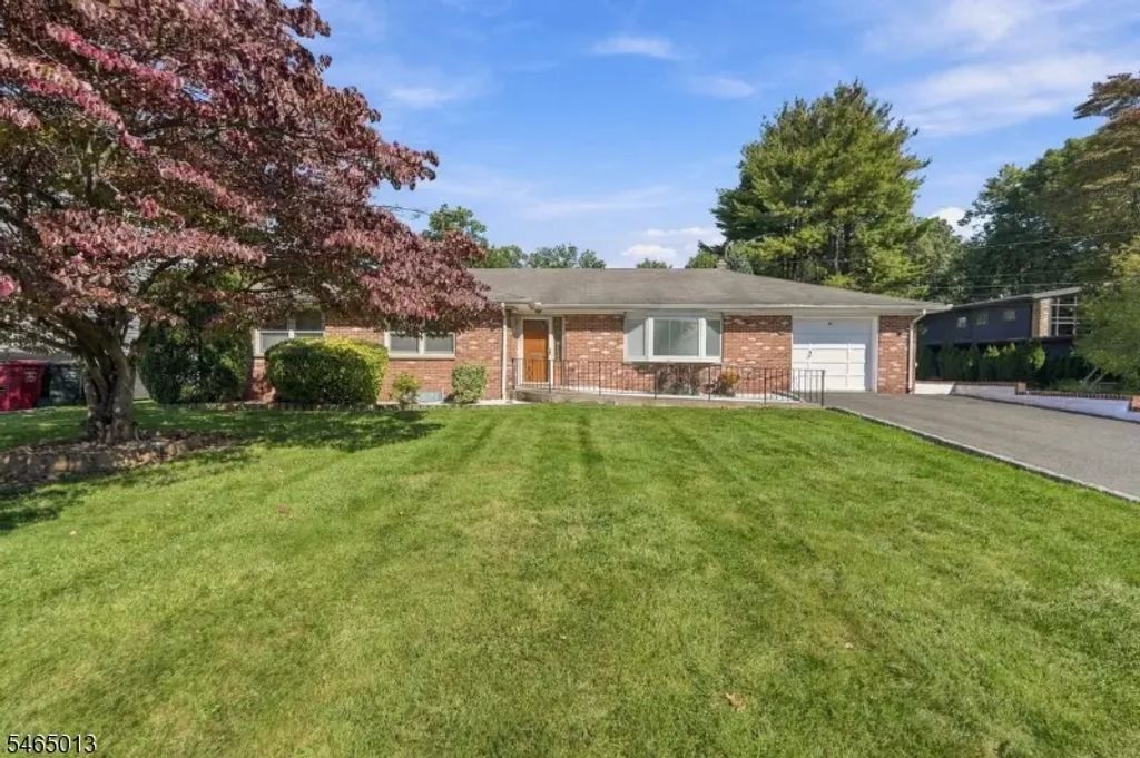 66 Enclosure St, Nutley Twp.