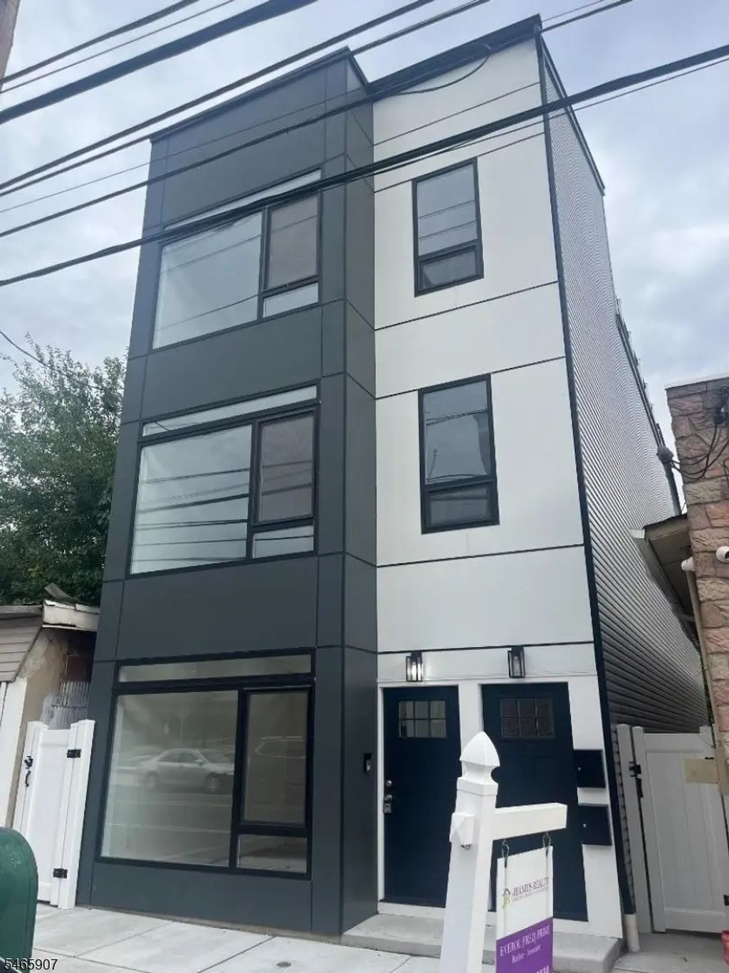 706 Bergen St, Newark City