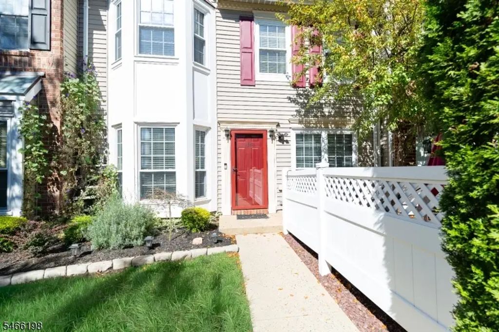130 Albury Way, North Brunswick Twp.