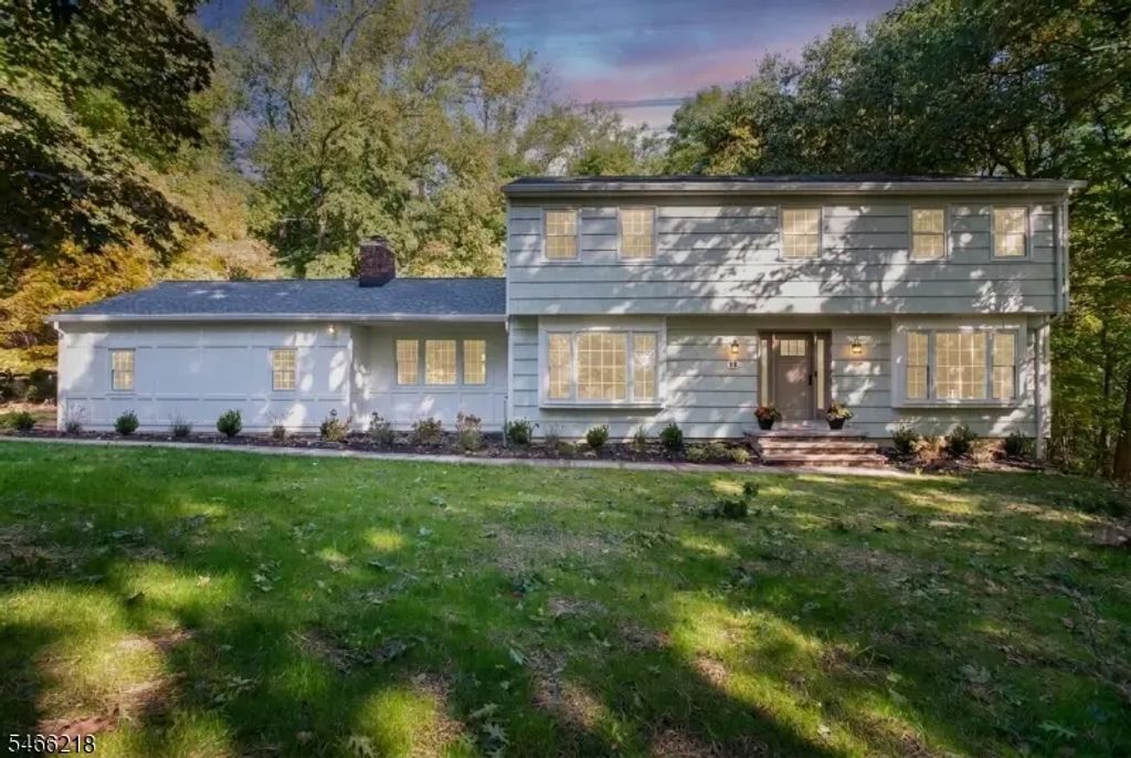 15 Quill Pen Way, Warren Twp.
