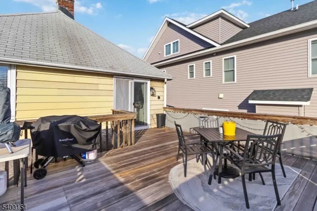 34 Ashwood Ave, Summit City