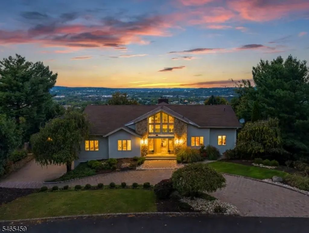 5 Jennie Ct, Cedar Grove Twp.