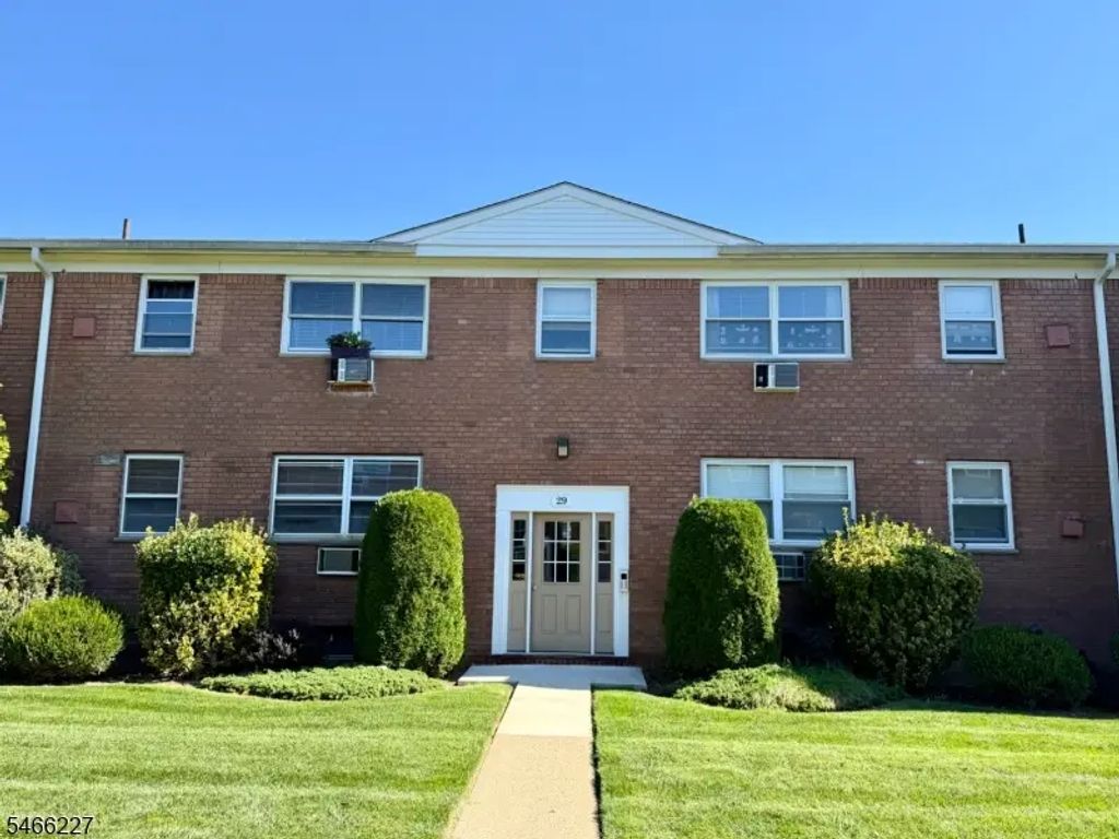 29 Knox Ter, Wayne Twp.