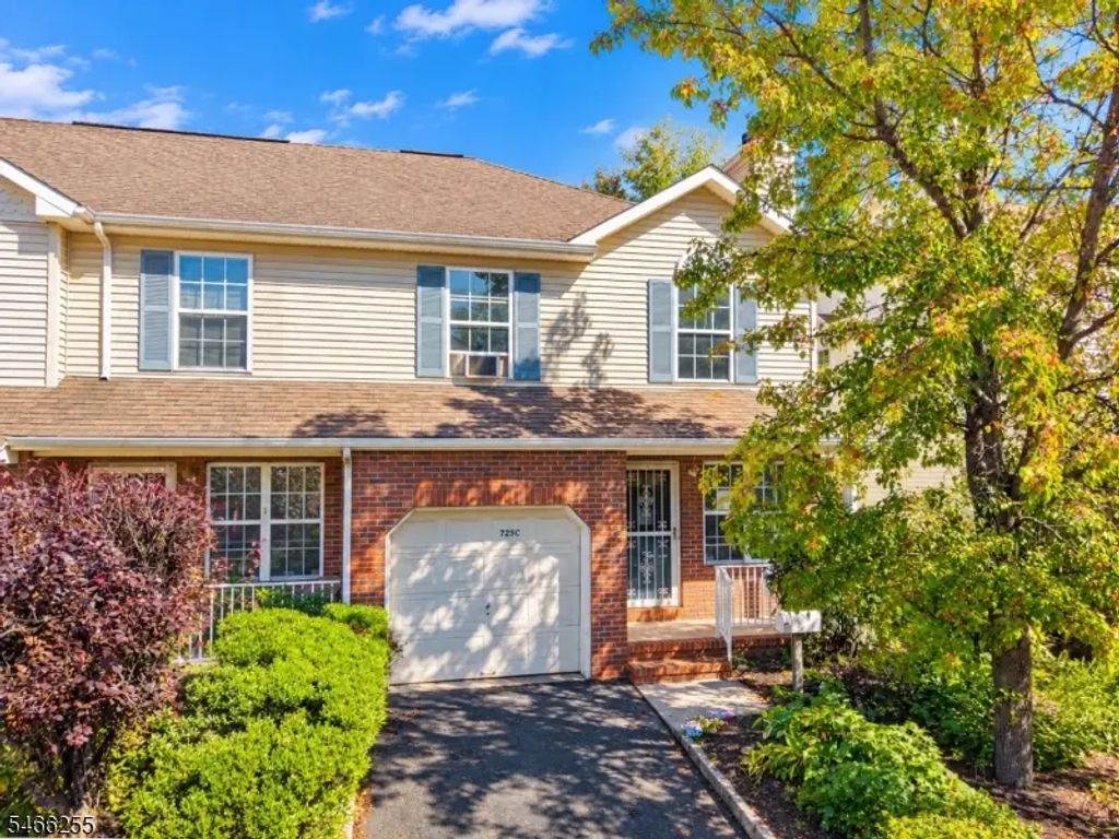 725c W 7th St, Plainfield City
