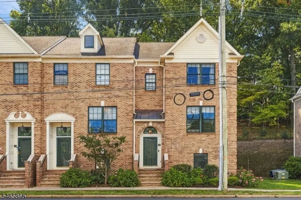 32 Bloomfield Ave, Essex Fells Twp.