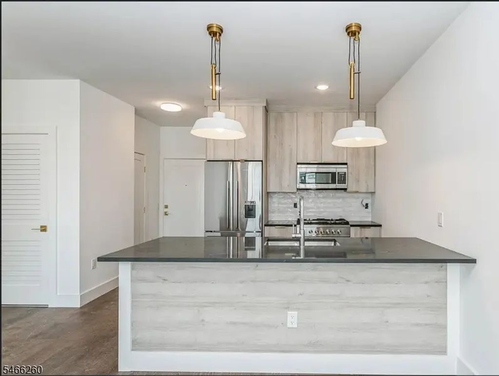 386 Fifth St, Jersey City