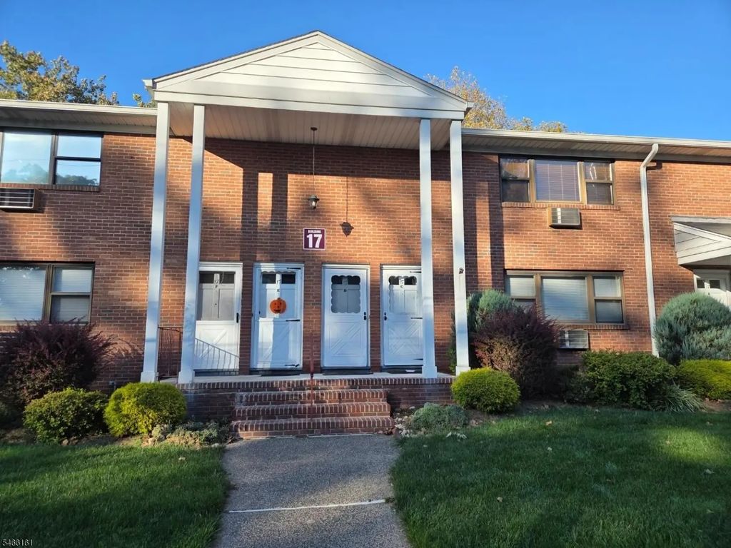 17f Colonial Dr, Little Falls Twp.