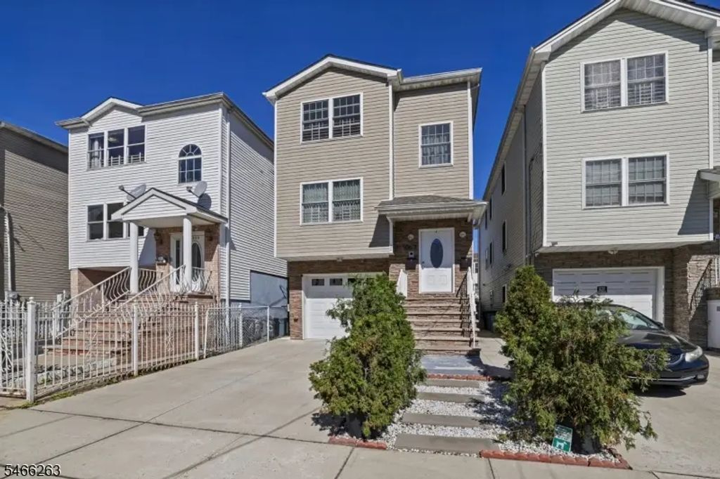 1063 William St, Elizabeth City